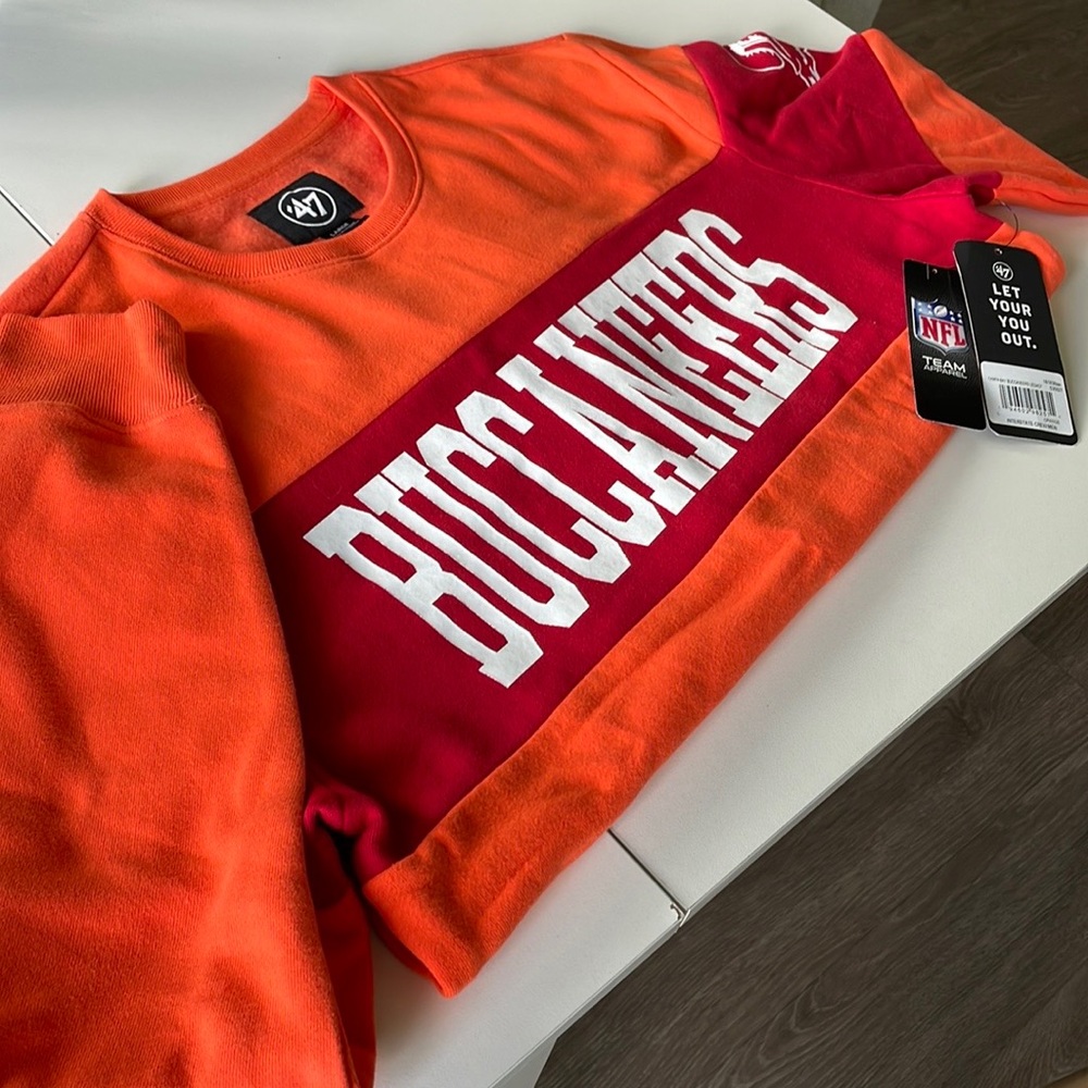 Never Worn - Tampa Bay Buccaneers Legacy Interstate Throwback Sweatshirt - Picture 5 of 6